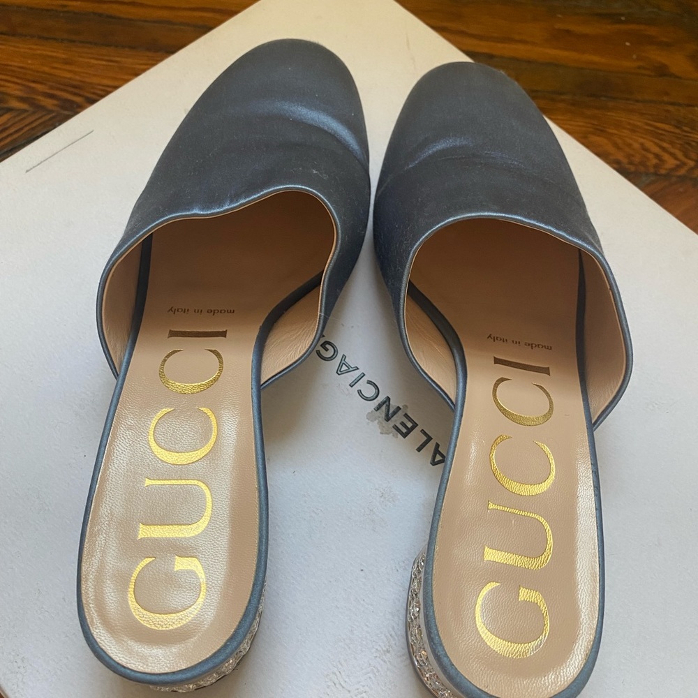 GUCCI Closed Toe Blue Satin Mules w Chrystal Heels, size 7 - Picture 2 of 9